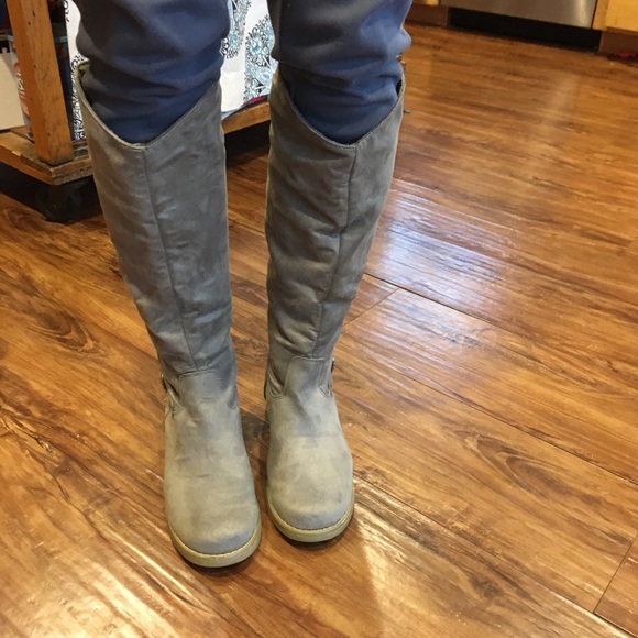 Old navy boots - Picture 3 of 7